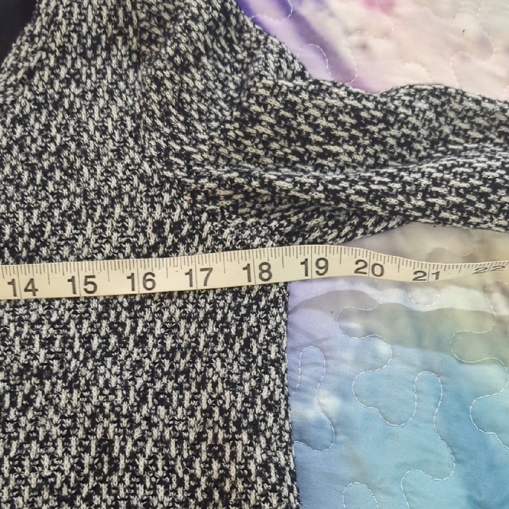 Size S Lush Black and White Long Sleeve Knit Top - Picture 9 of 15